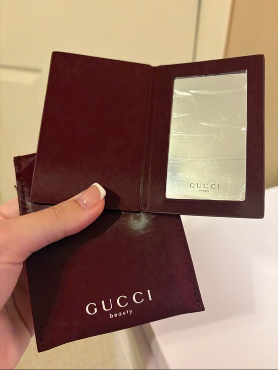 Other - NEW Gucci Beauty Leather Maroon Mirror & Case Limited Edition